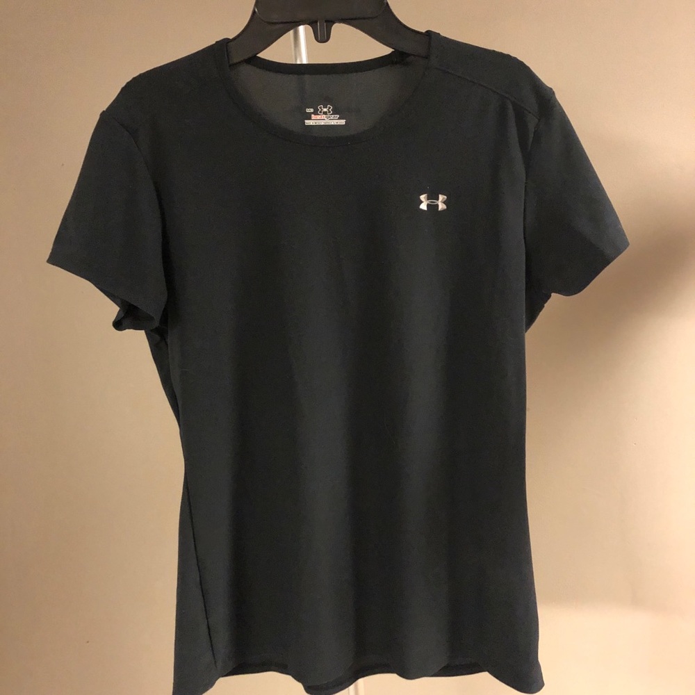 UA Women’s heatgear top
